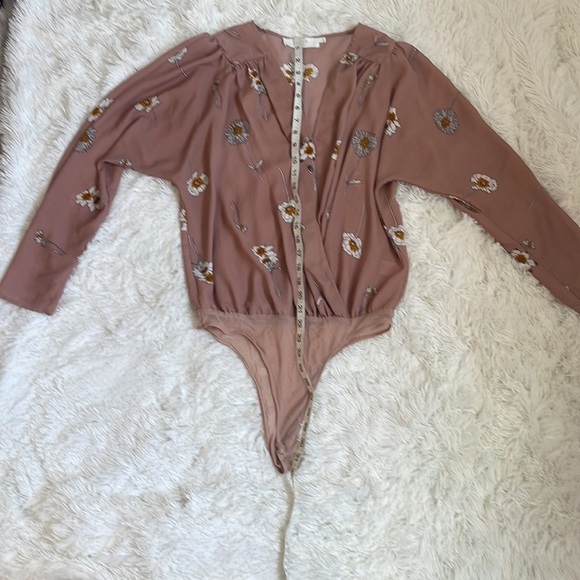 ASTR the Label Pink Blush Floral Wrap Long-Sleeve Bodysuit Blouse - Picture 3 of 9